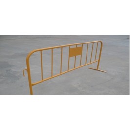 Valla amarilla obra de 2,30 x 1,10 de una pata